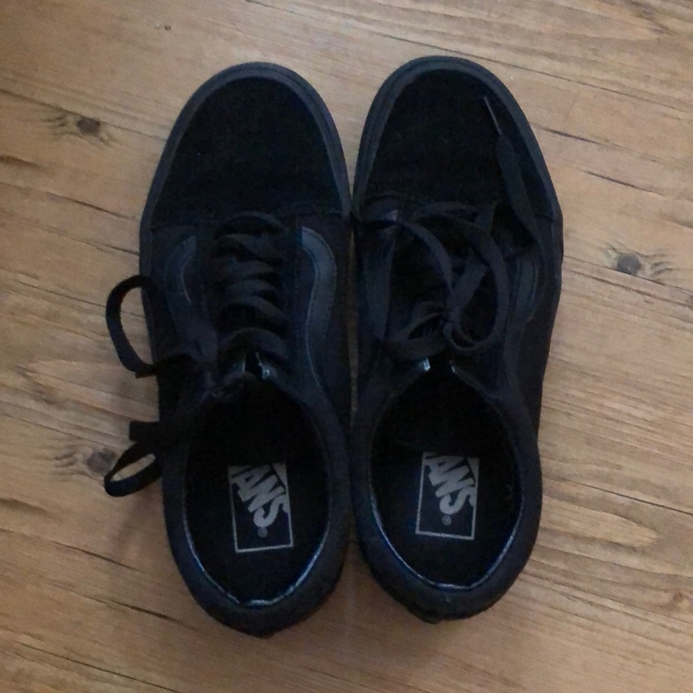 Women’s size 7 black platform vans